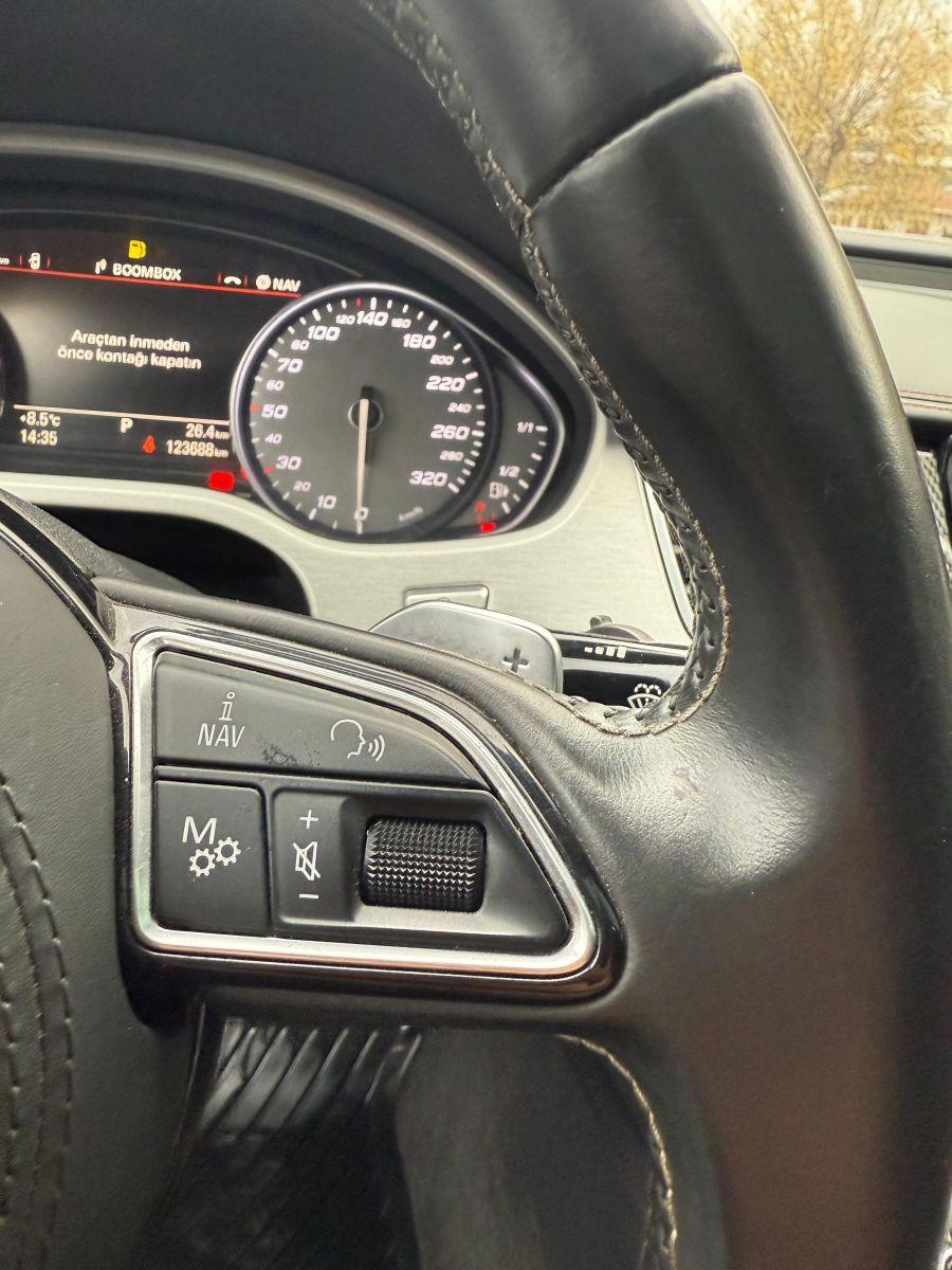 2015 AUDI S8 4.0 TFSI 520 QUATTRO TIPTRONIC
