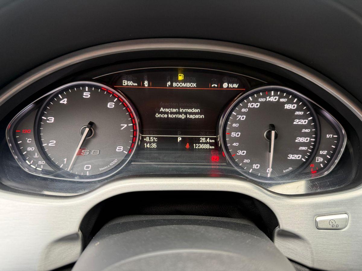 2015 AUDI S8 4.0 TFSI 520 QUATTRO TIPTRONIC