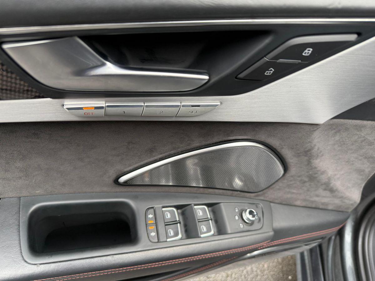 2015 AUDI S8 4.0 TFSI 520 QUATTRO TIPTRONIC